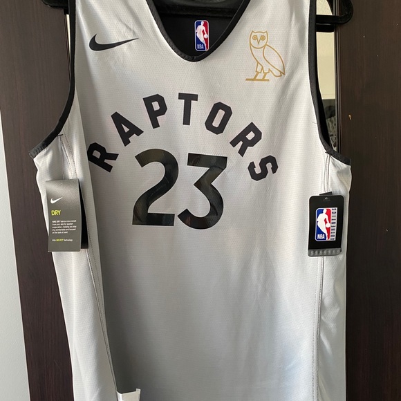 OVO x RAPTORS Practice Jersey Van Vleet - Picture 3 of 5